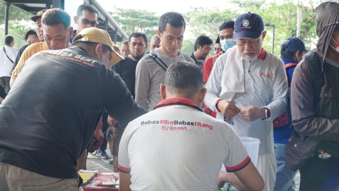 Komunitas Bebas Riba Bebas Utang (BRBU) Balikpapan mengadakan Kopdar Akbar di Food Center Grand City Balikpapan pada Ahad, (13/8/2023). Foto: BorneoFlash.com/Ardian. 