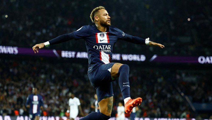Neymar resmi bergabung dengan Al Hilal Neymar resmi bergabung dengan Al Hilal pada Selasa (15/8/2023) malam WIB. Foto: IST/REUTERS/STEPHANE MAHE.