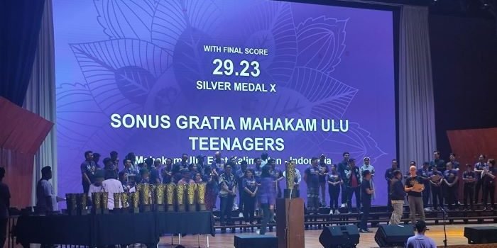 Tim Paduan Suara Mahulu “Sonus Gratia” mendapatkan medali perak X kategori Musica Sacra serta medali VIII kategori Teenager’s serta medali emas kategori Solo Populer Music oleh Hendryanus Huvat Milang. Foto: HO/prokopim.mahulu
