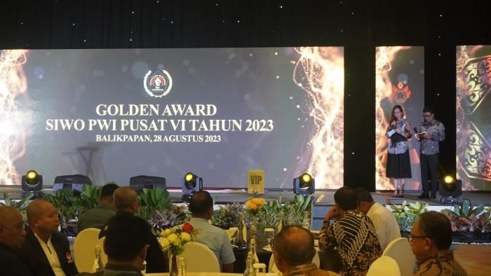 Penghargaan Bergengsi SIWO Award PWI Pusat VI Tahun 2023 Berlangsung di Ballroom Novotel Balikpapan, Senin (28/8/2023). Foto: BorneoFlash.com