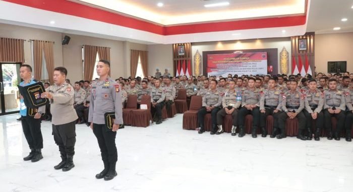 Polda Kaltim Laksanakan Pengambilan Sumpah dan Fakta Integritas Seleksi Sekolah Alih Golongan dari bintara ke perwira serta dari tamtama ke bintara. Foto: HO/Humas Polda Kaltim.