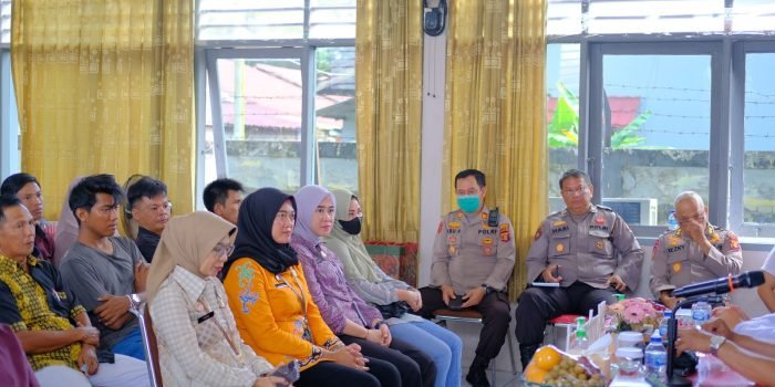 Polda Kaltim menggelar Program Jumat Curhat Kapolda Kaltim di Ruang Rapat Balai Pemasyarakatan kelas II Balikpapan pada Jumat, (11/8/2023). Foto: HO/Humas Polda Kaltim.