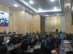 Rapat Paripurna Dewan Perwakilan Rakyat Daerah Kota Balikpapan ke 16 masa sidang II Tahun 2023, berlangsung di Ruang Rapat Paripurna DPRD Balikpapan pada hari Senin (28/8/2023). Foto: BorneoFlash.com/Niken Sulastri.