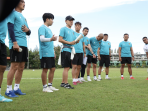 Latihan Jelang Laga Semifinal Timnas Indonesia Kontra Timnas Thailand di Rayong Thailand