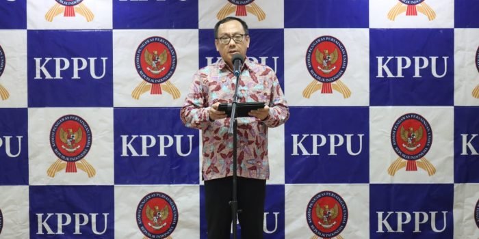 Wakil Ketua KPPU RI, Yudi Hidayat saat memberikan sambutan pada serah terima jabatan Kepala Kantor Wilayah V KPPU Balikpapan, di Kantor KPPU gedung Keuangan, Jumat (4/8/2023). Foto: BorneoFlash.com/Ist.