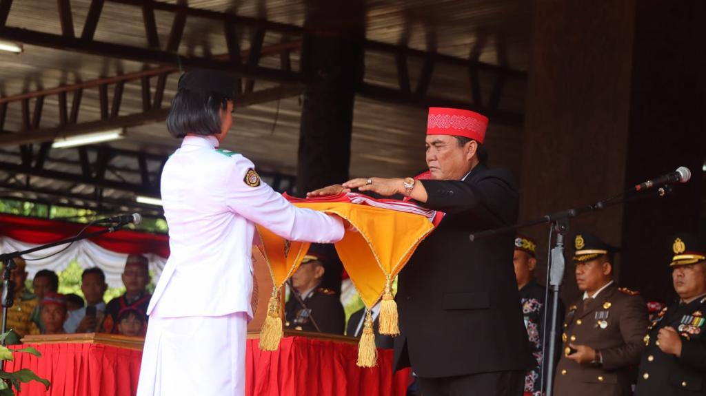 Bupati Kutai Barat FX Yapan saat upacara Hari Kemerdekaan RI ke 78 Tahun