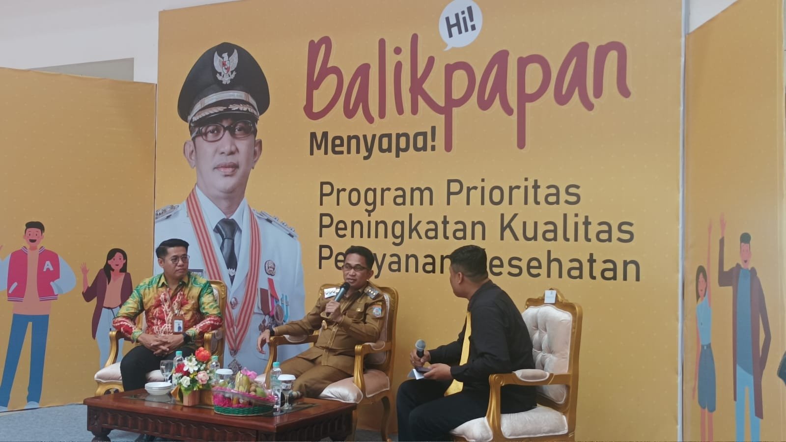 Wali Kota Balikpapan H Rahmad Mas'ud bersama Kepala BPJS Kesehatan Balikpapan, Sarman dalam Balikpapan Menyapa di RSUD Beriman pada hari Selasa, 22 Agustus 2023.(Foto:BorneoFlash.com/Niken Sulastri).