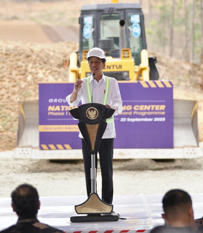 Presiden Joko Widodo Saat groundbreaking national training center (TC) di Ibu Kota Nusantara (IKN) pada Jumat (22/9/2023). Foto: HO/pssi.org