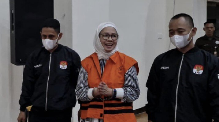 Komisi Pemberantasan Korupsi (KPK) resmi mengumumkan Direktur Utama PT Pertamina (Persero) periode 2009-2014 Karen Agustiawan sebagai tersangka kasus dugaan korupsi pengadaan LNG. Foto: HO/CNN Indonesia/Ryan H. Suhendra.