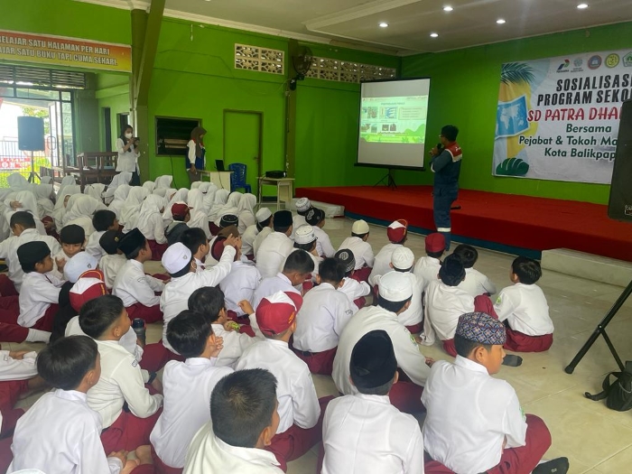 Berikan Pengetahuan Umum, Pertamina Ajak Siswa SD PD 1 Balikpapan Simulasi Penanggulangan Kebakaran