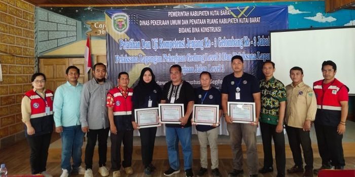 Dinas Pekerjaan Umum dan Penataan Ruang (PUPR) menggelar Pelatihan dan Uji Kompetensi, di Aula Hotel Sidodadi, Barong Tongkok. Foto: BorneoFlash.com/Lilis.