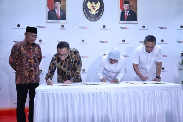 Penandatanganan Keputusan Bersama tentang Hari Libur Nasional dan Cuti Bersama Tahun 2024, Jakarta, Selasa (12/09/2023). Foto: HO/HUMAS MENPANRB