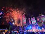 Potret megahnya gala dinner KTT ASEAN 2023 yang diwarnai pesta kembang api hingga video mapping hiasi gedung-gedung pencakar langit Jakarta. Foto: Dok. Muchlis Jr/Biro Pers Sekretariat Presiden.