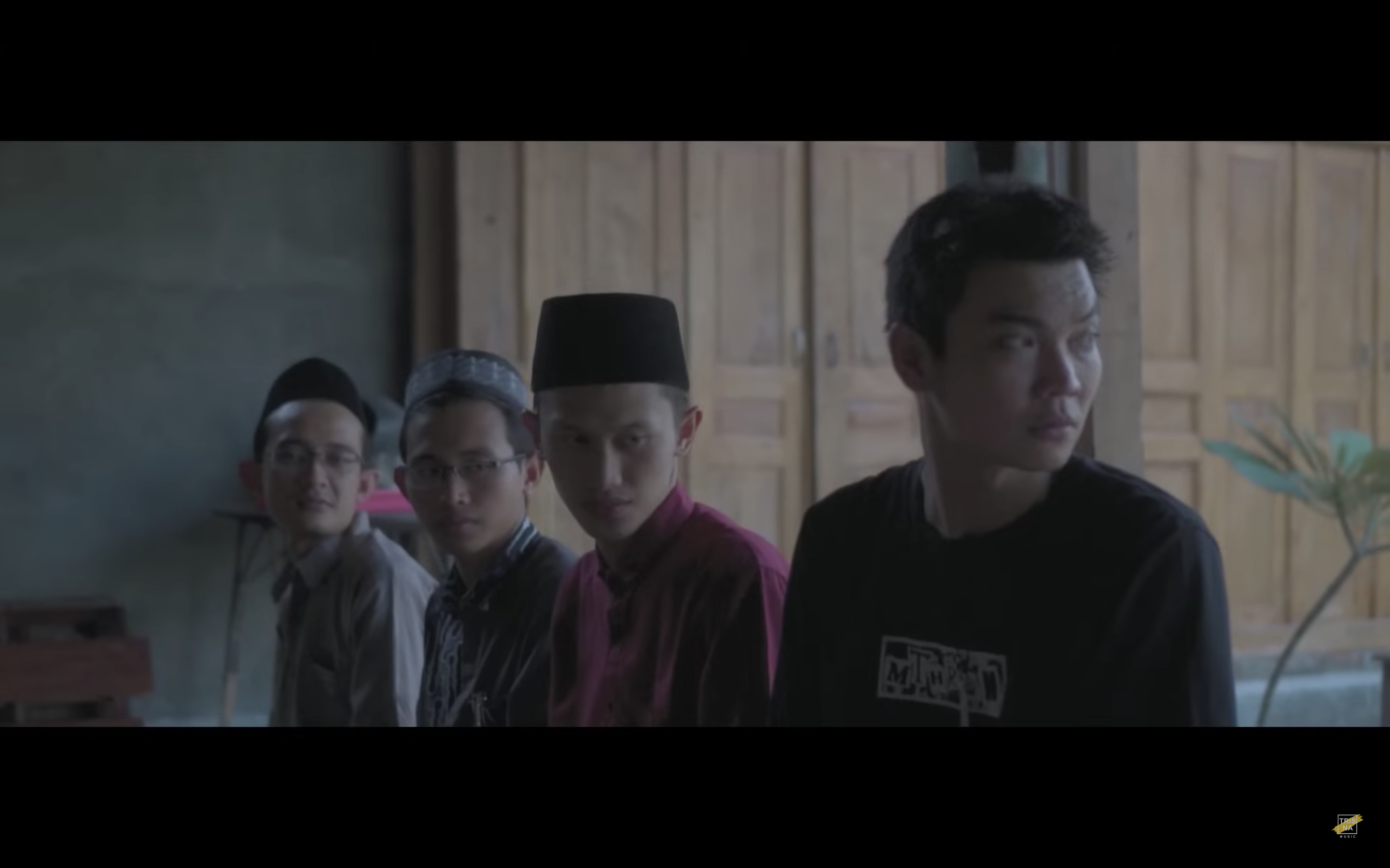 Singel Terbaru 'Merayu Tuhan' dari Tri Suaka feat. Dodhy Kangen Trending 2 YouTube!