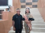 Wakil DPRD Kota Balikpapan, Subari bersama Jesica Puteri Hoe, di Kantor DPRD Balikpapan, pada hari Senin, (4/9/2023). Foto: BorneoFlash.com/Niken Sulastri.