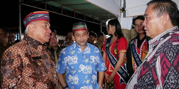 Bupati Kutai Barat Sambut Gubernur dan Wakil Gubernur Kaltim dengan Harapan Membangun Masa Depan yang Lebih Baik. Foto: BorneoFlash.com/Ist.