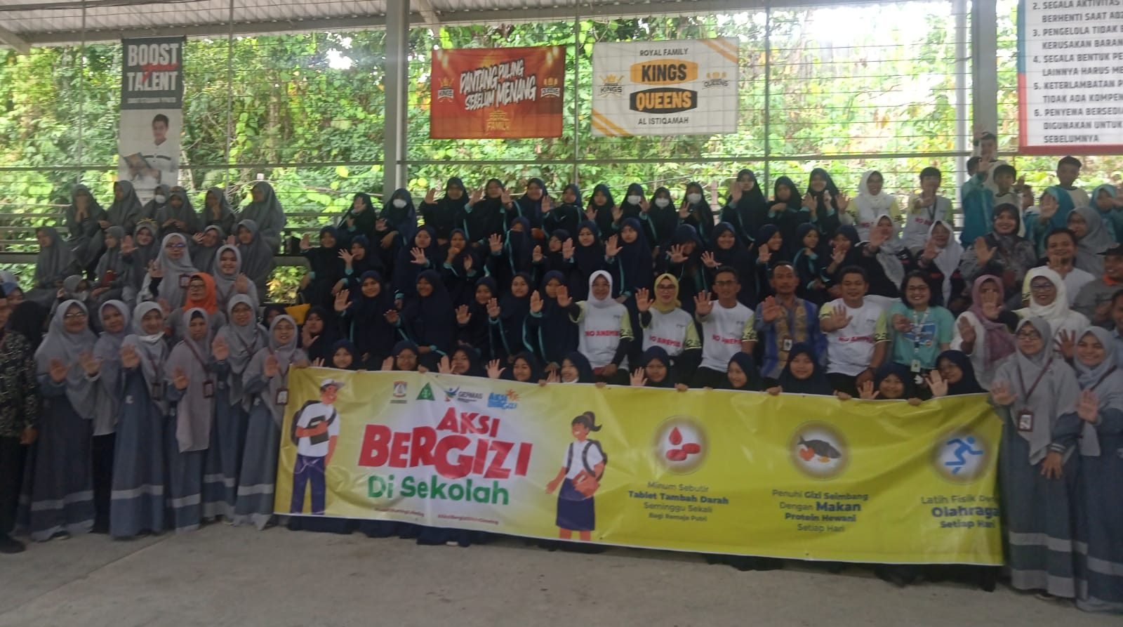 Kegiatan Aksi bergizi yang dipusatkan pada SMPIT Al Istiqamah Balikpapan, pada hari Jumat (6/10/2023). Foto: BorneoFlash.com/Niken Sulastri.