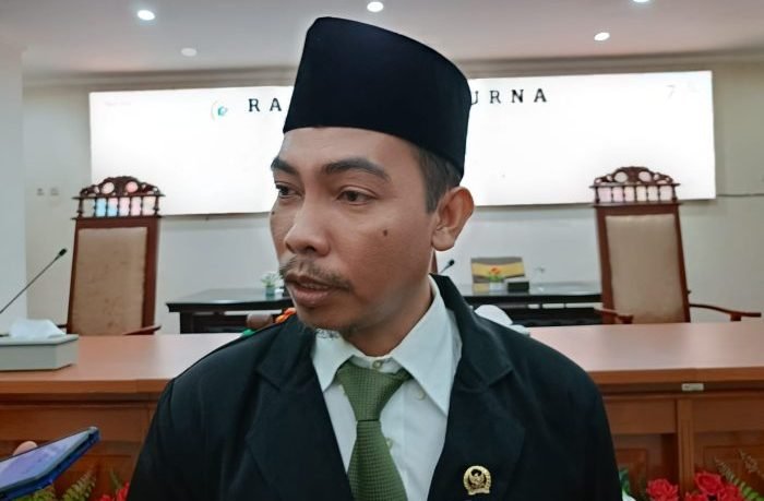 Anggota DPRD Paser Mulyani saat diwawancara usai pengucapan sumpah janji Penggantian Antar Waktu (PAW) sisa masa jabatan 2019-2024 pada Selasa (24/10/2023). Foto: BorneoFlash.com/Ist.