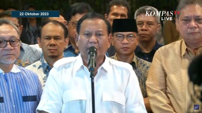 Bacapres dari Koalisi Indonesia Maju, Prabowo Subianto mengumumkan bakal calon wakil presiden pendampingnya, Minggu (22/10/2023) malam. Foto: YouTube Kompas TV.