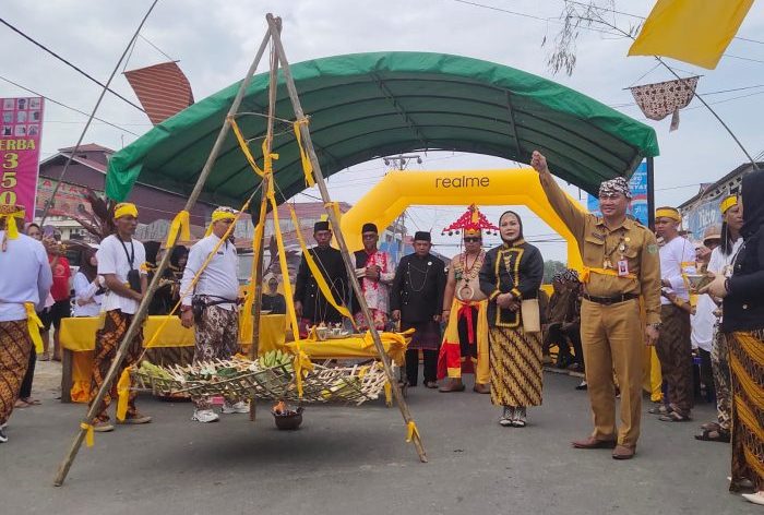 Festival Melayu Gemeoh Siam-Ultima (Muara Siam dan Ulaq Telinga Matu) kembali digelar pada Hari Ulang Tahun (HUT) ke-222 Kecamatan Melak. Foto: BorneoFlash.com/Lilis.