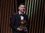 Lionel Messi resmi raih Ballon d'Or. Foto: AFP/FRANCK FIFE.