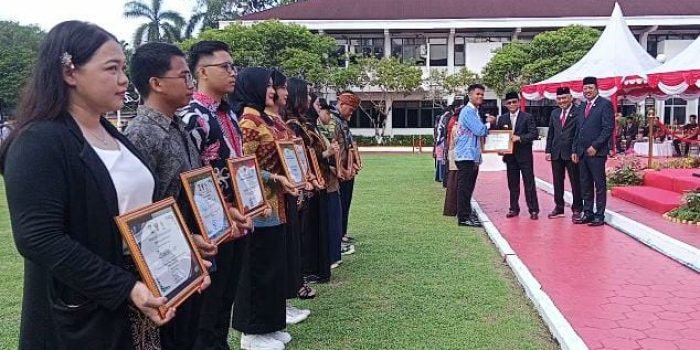 Pemuda Pemudi Kota Balikpapan Berprestasi Terima Penghargaan dari Pemkot 