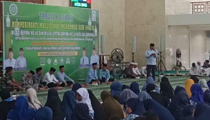 Peringatan Maulid Nabi Muhammad SAW 1445 Hijriah, serta merayakan Milad BKPRMI ke 46 dan LPPTKA BKPRMI ke 34 Kota Balikpapan, di Masjid Madinatul Iman Balikpapan Islamic Center, pada hari Minggu (8/10/2023). Foto: BorneoFlash.com/Niken Sulastri.