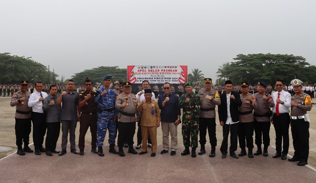 Apel Gelar Pasukan Ops Mantap Brata Mahakam 2023-2024, dalam Rangka Pengamanan Pemilu 2024 mendatang di Alun-Alun Itho, Selasa (17/10/2023). Foto: BorneoFlash.com/Lilis.