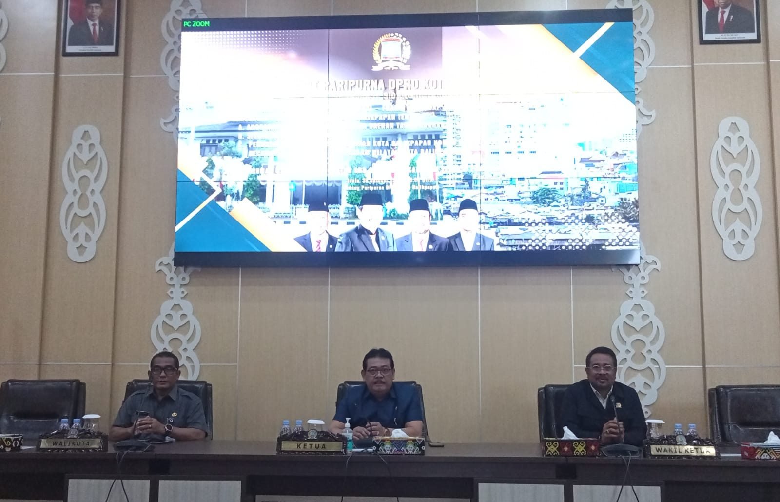 Rapat Paripurna Dewan Perwakilan Rakyat Daerah (DPRD) Kota Balikpapan berlangsung di Ruang Rapat Paripurna DPRD Balikpapan, pada hari Senin (30/10/2023). Foto: BorneoFlash.com/Niken Sulastri.