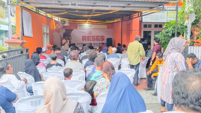 Reses Syarifuddin Oddang masa sidang III Tahun 2023 berlangsung di Perumahan PGRI Graha Indah Blok I4/1 RT 13, Kelurahan Graha Indah, Kecamatan Balikpapan Utara, pada Kamis (26/10/2023) sore. Foto: BorneoFlash.com/Ist.