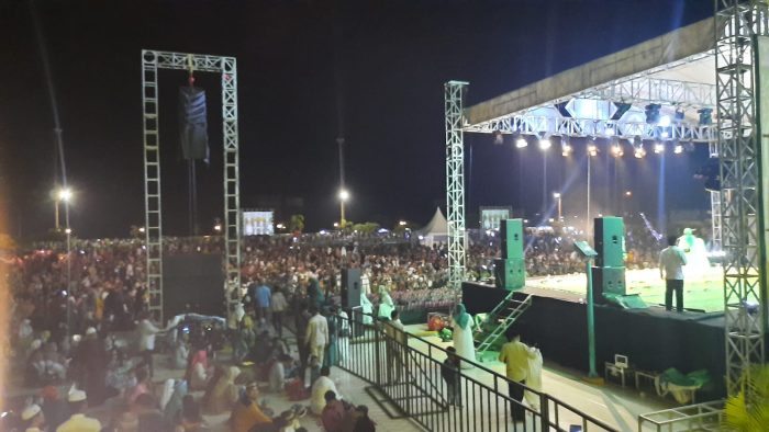 Ribuan masyarakat Paser pada kegiatan Tabligh Akbar dalam rangka memperingati Maulid Nabi Muhammad SAW, yang berlangsung di Halaman Masjid Agung Nurul Falah, Kecamatan Tanah Grogot, Kabupaten Paser, Kalimantan Timur, Minggu (8/10/2023) malam. Foto: BorneoFlash.com/Ist.