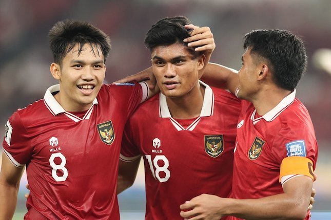 Timnas Indonesia merayakan gol Ramadhan Sananta ke gawang Timnas Brunei Darussalam, Kamis (12/10/2023) Malam. Foto: HO.Bola.net/Abdul Aziz
