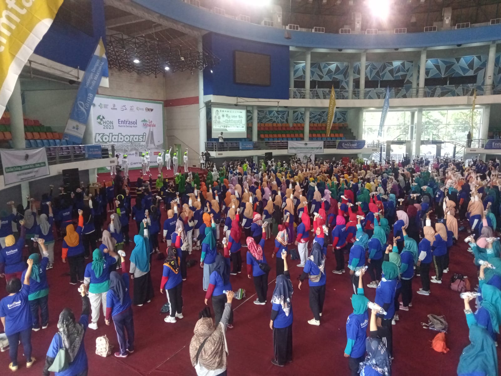 Peringati Hari Osteoporosis Nasional Tahun 2023, Ratusan Warga Kota Balikpapan Ikuti Senam Sehat 