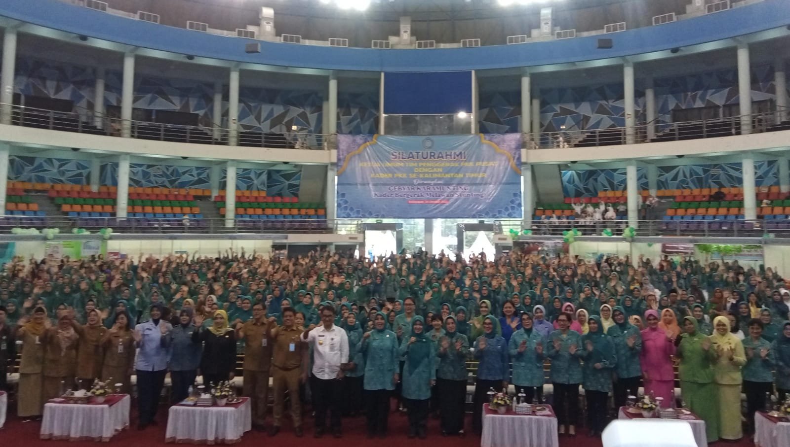 Hadir dalam acara: Pj Gubernur Kaltim, Akmal Malik, Ketua TP PKK Provinsi Kaltim, ratusan kader PKK, dan siswi Balikpapan. Sukseskan Gebyar Karamunting! Foto: Niken Sulastri/BorneoFlash.com