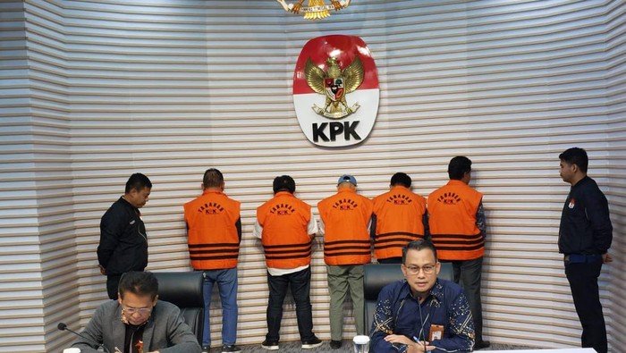 KPK menggelar konferensi pers terkait OTT di Kaltim. Foto: detikcom/Yogi.