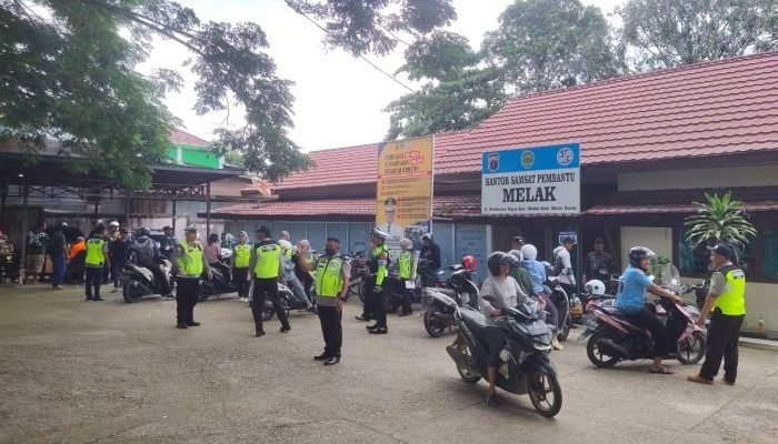 Penertiban Pajak Kendaraan Bermotor (PKB) bersama Satuan Lalu Lintas (Satlantas) Polres Kutai Barat di wilayah Kutai Barat dilaksanakan di Halaman Samsat Pembantu Melak, pada Rabu (22/11/2023). Foto: BorneoFlash.com/Lilis.