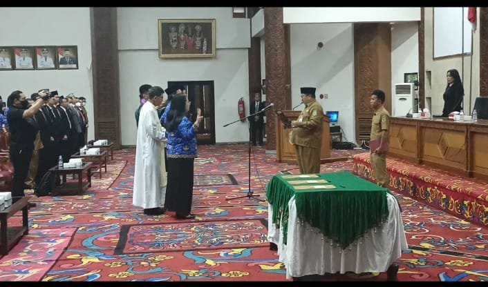 161 PNS Dilingkungan Pemkab Kubar Resmi Dilantik, Sekdakab Ayonius Ingatkan Soal Netralitas ASN Memasuki Tahun Politik