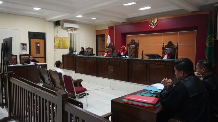 Sidang lanjutan kasus dugaan pemalsuan dokumen yang dialami oleh anggota DPRD Kabupaten Paser Ahmad Rafi’i, di Pengadilan Negeri (PN) Balikpapan pada Rabu, (1/11/2023). Foto: BorneoFlash.com/Ardian.