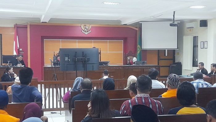 Suasana Ruang Sidang Utama di Pengadilan Negeri Balikpapan saat JPU Asrina Marina membacakan tuntutan terhadap terdakwa Ahmad Rafii, Rabu (15/11/2023). Foto: BorneoFlash.com/Ardian.