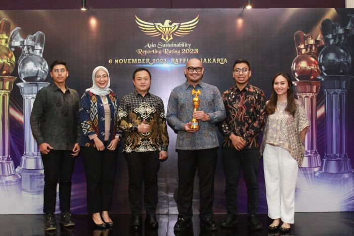 Team PT Kideco Jaya Agung usai menerima penghargaan gold rank ASRRAT 2023. Foto: HO/Kideco.