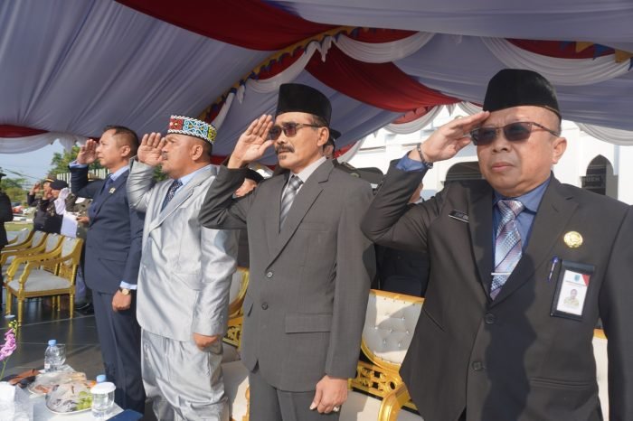 Anggota DPRD Paser Lamaludin Ajak Generasi Muda Memaknai Hari Pahlawan Anggota DPRD Paser Lamaludin Ajak Generasi Muda Memaknai Hari Pahlawan