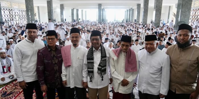 Menko Polhukam sekaligus Cawapres Mahfud MD menghadiri Silaturahmi Nasional (Silatnas) di Pondok Pesantren Hidayatullah, Balikpapan, Jumat (24/11/2023).  Foto: BorneoFlash.com/Ist.