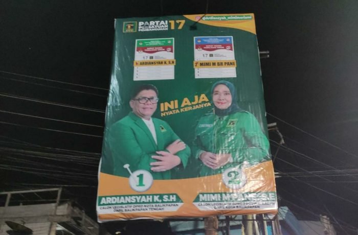 Baliho Calon Legislatif DPRD Kota Balikpapan dari Partai Persatuan Pembangunan. Foto: BorneoFlash.com/Niken Sulastri.
