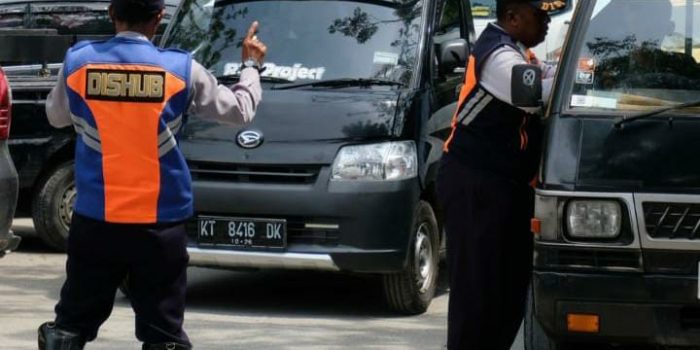 Saat Razia, Dishub Balikpapan Banyak Temukan Kelengkapan Kendaraan Angkutan Umum Tidak Miliki Izin