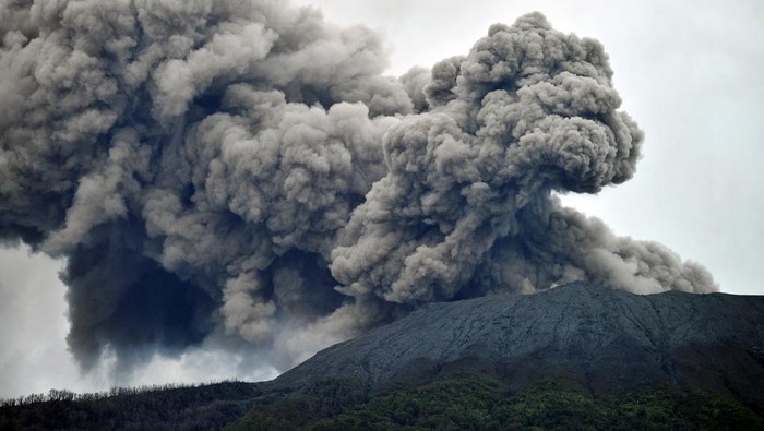 Erupsi Gunung Marapi di Sumatera Barat. Foto: IST/ANTARA/Iggoy