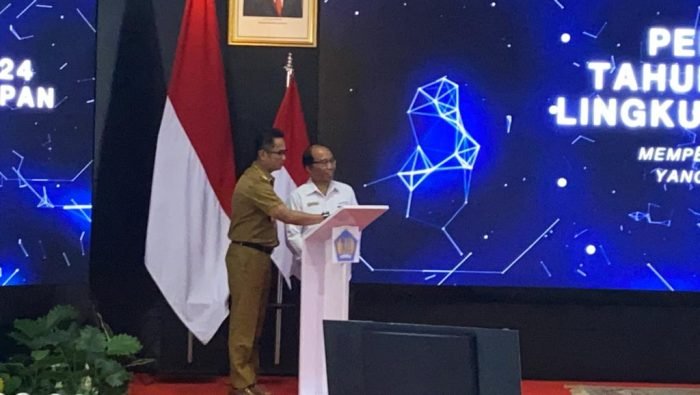 KPPN Balikpapan Serahkan DIPA dan Alokasi Transfer ke Daerah dan Dana Desa Tahun 2024, di Auditorium Balai Kota Balikpapan, KPPN Balikpapan Serahkan DIPA dan Alokasi Transfer ke Daerah dan Dana Desa Tahun 2024, di Auditorium Balai Kota Balikpapan, pada hari Senin (18/12/2023). Foto: BorneoFlash.com/Niken sulastri.