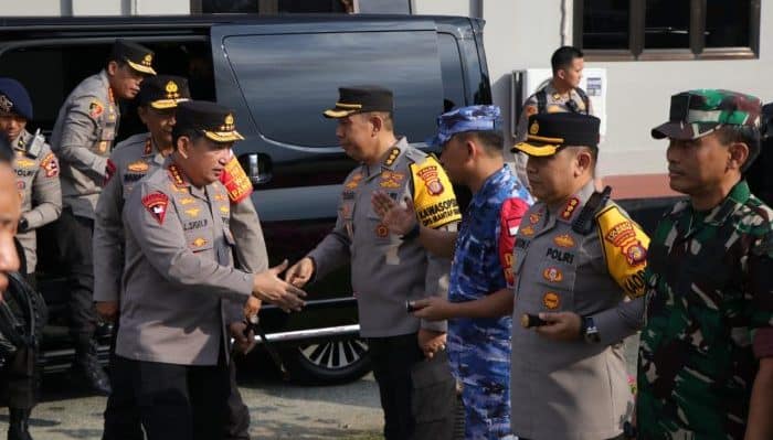 Kapolda Kaltim Antar Keberangkatan Kapolri Menuju IKN. Foto: HO/Humas Polda Kaltim.