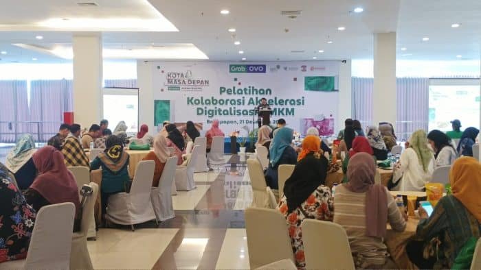 Pelatihan kolaborasi akselerasi digitalisasi UMKM Kota Balikpapan, di Hotel Horison Ultima Balikpapan, pada hari Kamis (21/12/2023). Foto: BorneoFlash.com/Niken Sulastri.