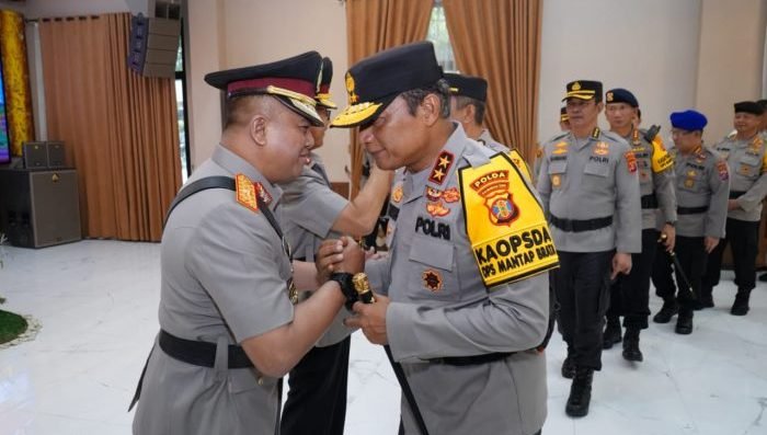 3 Pejabat Utama Polda Kaltim dan 1 Kapolres mendapatkan tugas baru sebagai bagian dari rotasi jabatan pada Rabu (10/01/2024).Foto: HO/Humas Polda Kaltim.