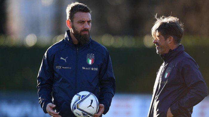 Daniele De Rossi resmi jadi pelatih AS Roma. Foto: IST/Getty Images/Claudio Villa